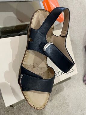 Women's Black Two-Strap Slingback Comfort Sandal